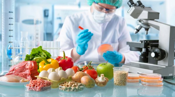 labtech testing food for GMO